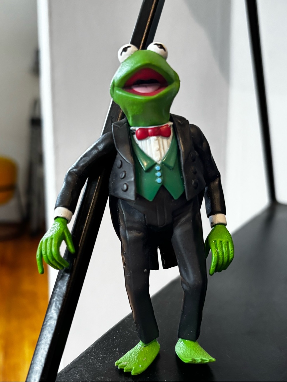 Kermit Figurine in Black Tuxedo - The Muppet Show (Christmas collector item)